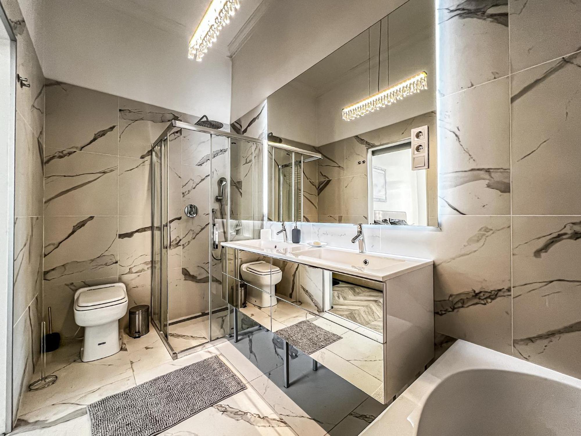 Luxury Downtown Dreams Apartment Budapest Ngoại thất bức ảnh