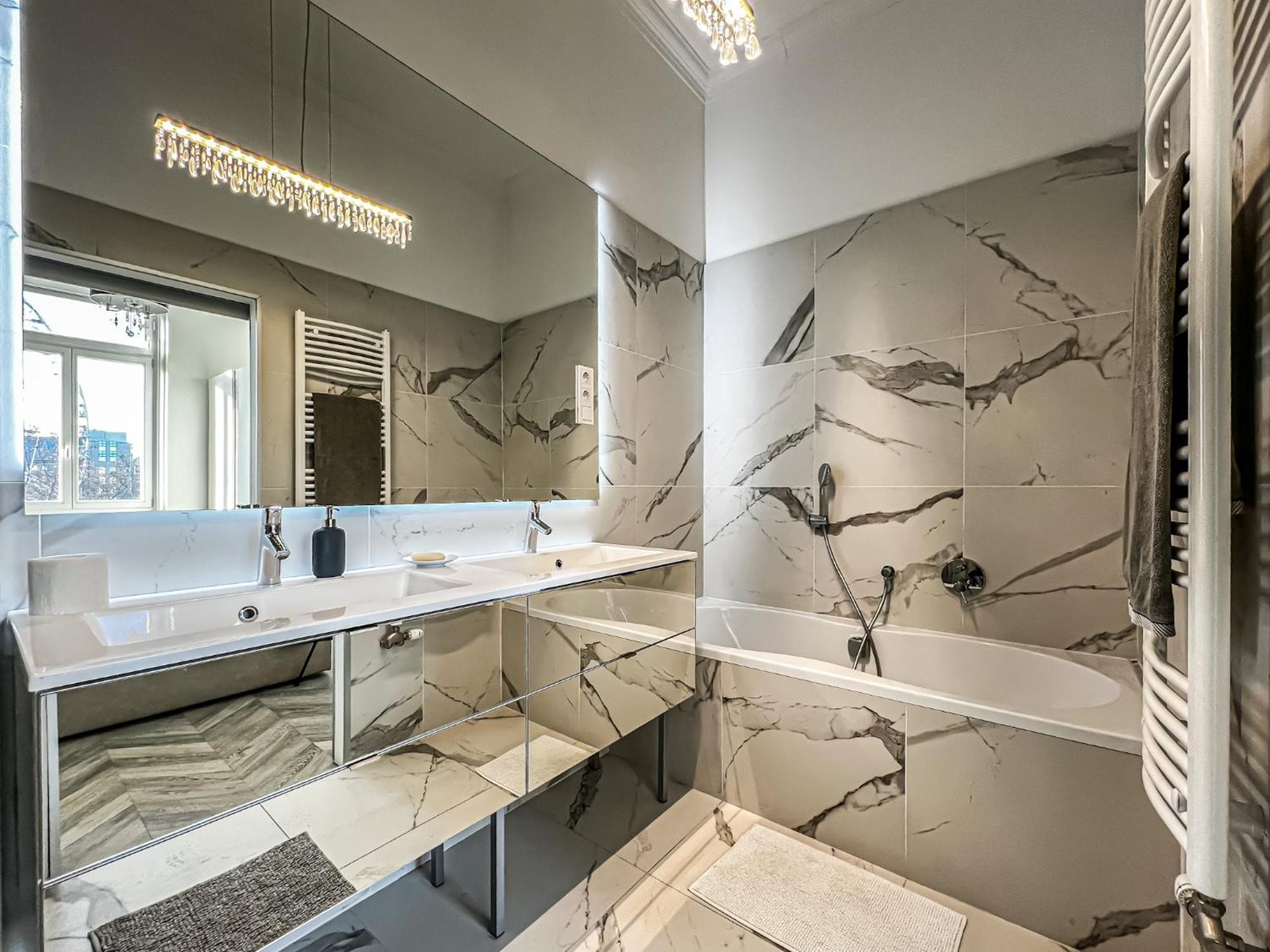 Luxury Downtown Dreams Apartment Budapest Ngoại thất bức ảnh