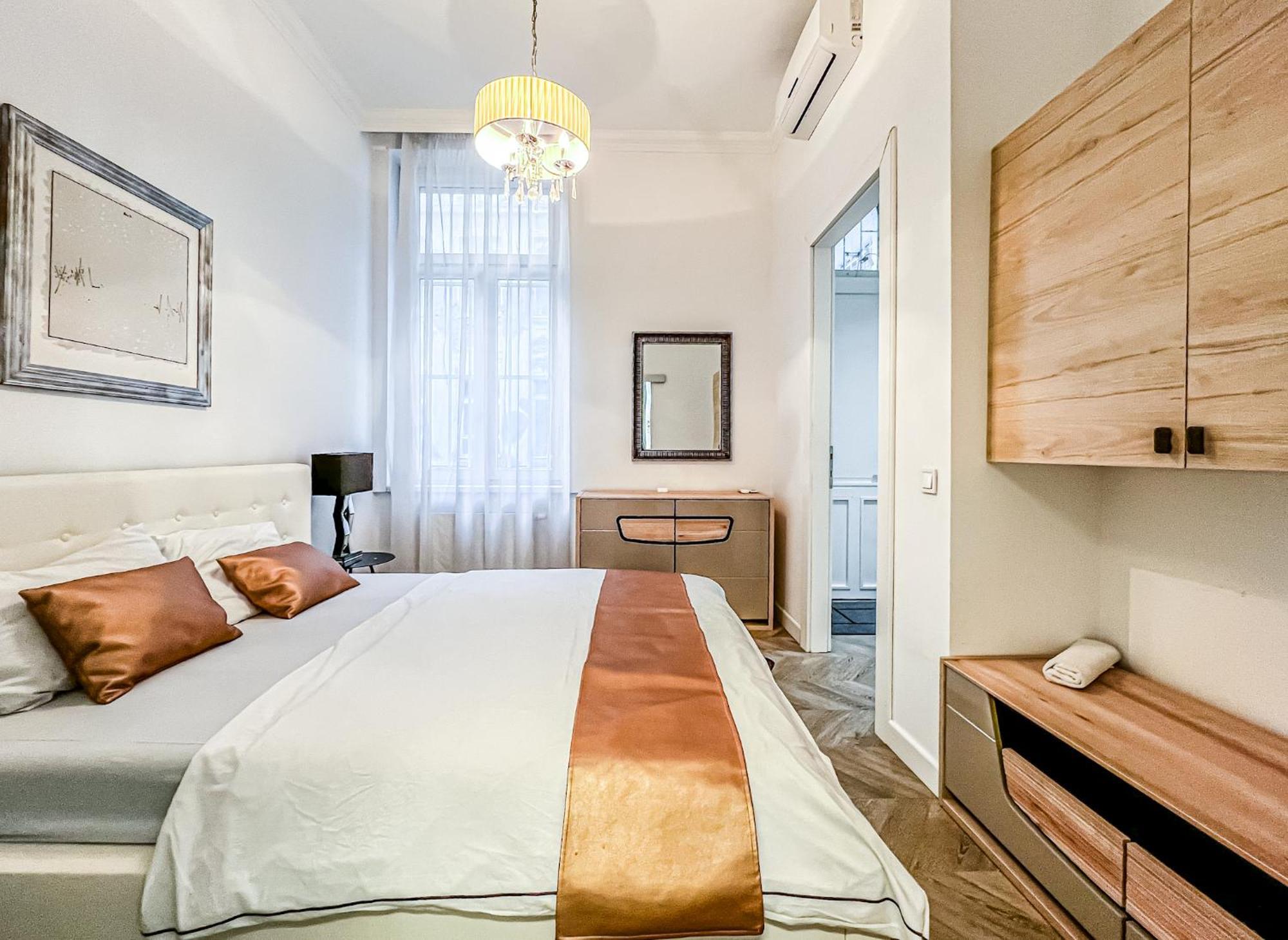 Luxury Downtown Dreams Apartment Budapest Ngoại thất bức ảnh