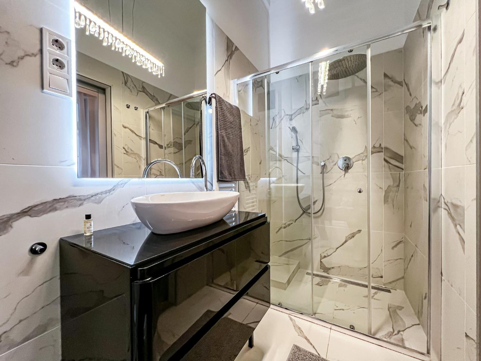 Luxury Downtown Dreams Apartment Budapest Ngoại thất bức ảnh